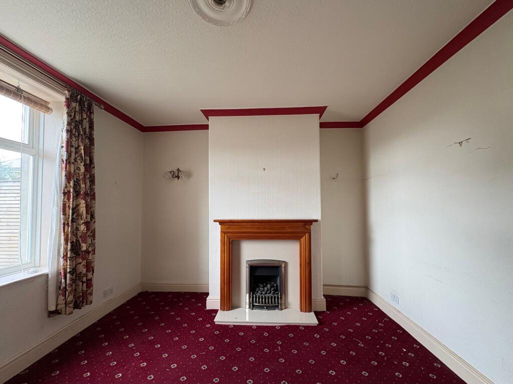 House in Kirklees, West Yorkshire - More