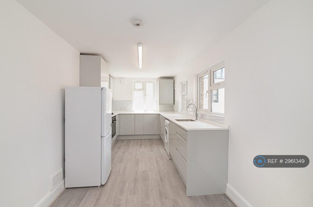 Main image of property: Lavender Hill, London, SW11