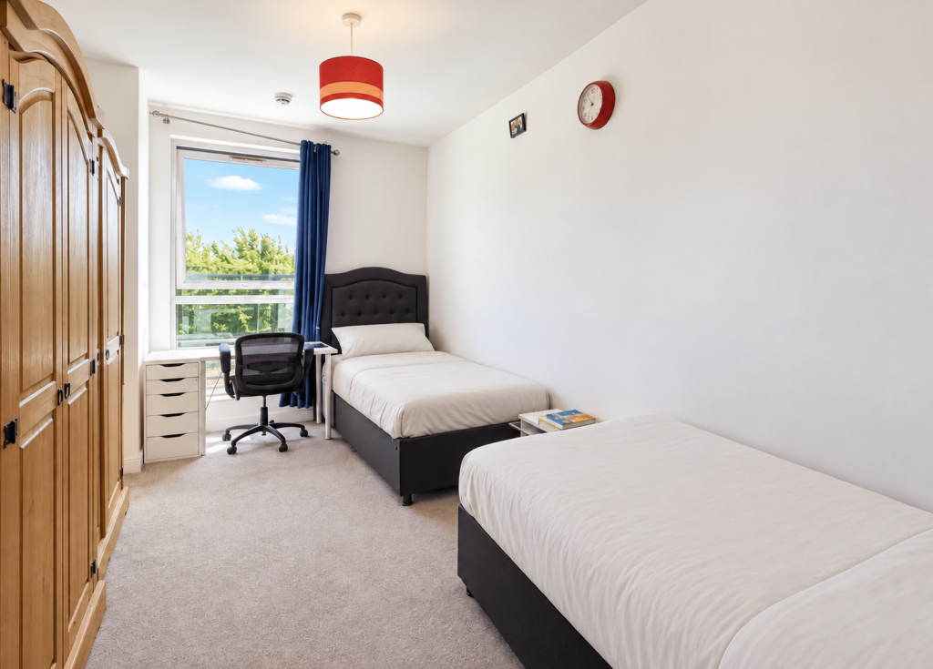 Apartment in Southall - View 5