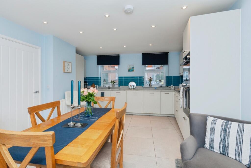 House in Blaby, Countesthorpe - More