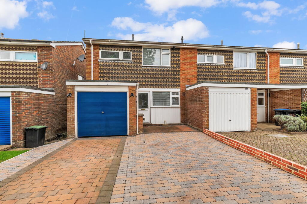 3-bed semi-detached on 40 Stafford Way, Keymer, Hassocks BN6 8QQ, £485,000