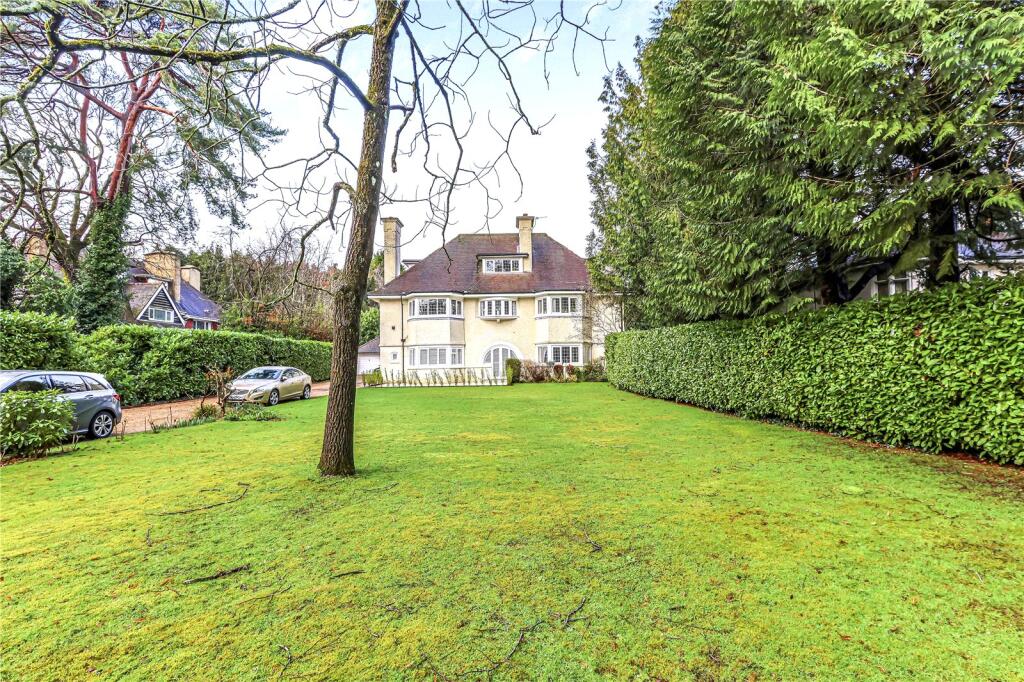 Main image of property: East Avenue, Talbot Woods, Bournemouth, BH3