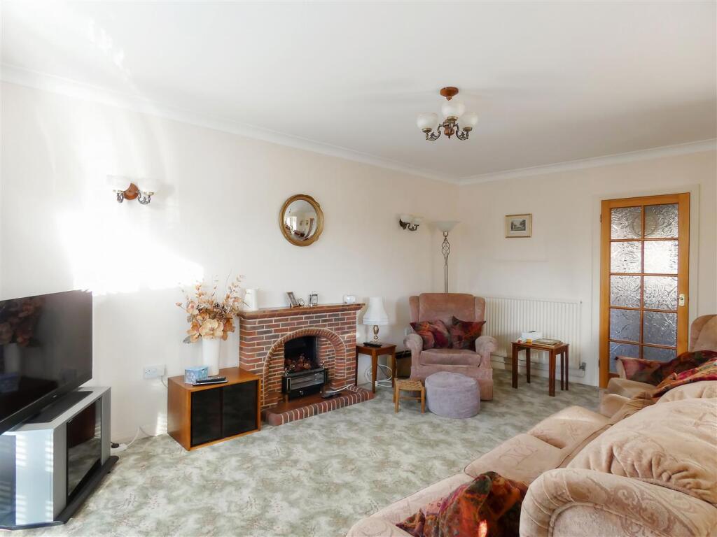 Willow Avenue, Rustington - View 6