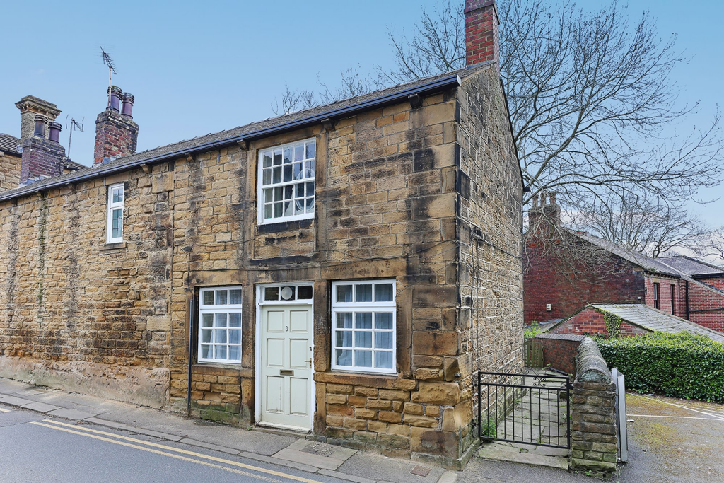 Main image of property: Commercial Street, Morley, LS27