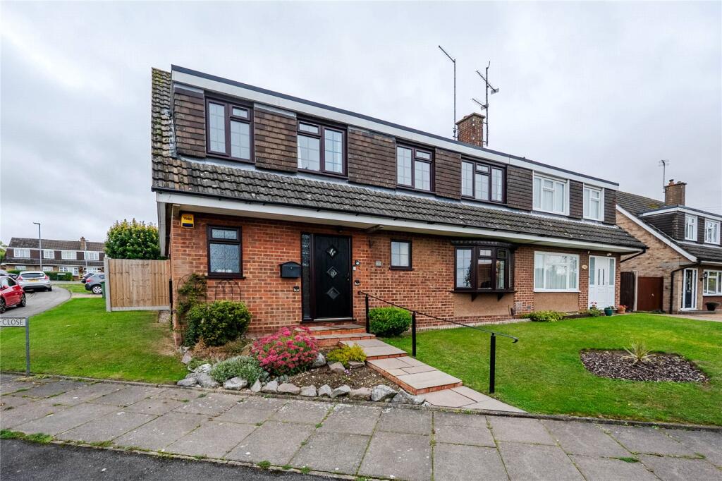 5-bed semi-detached on Half Moon Lane, Dunstable, Bedfordshire, £475,000