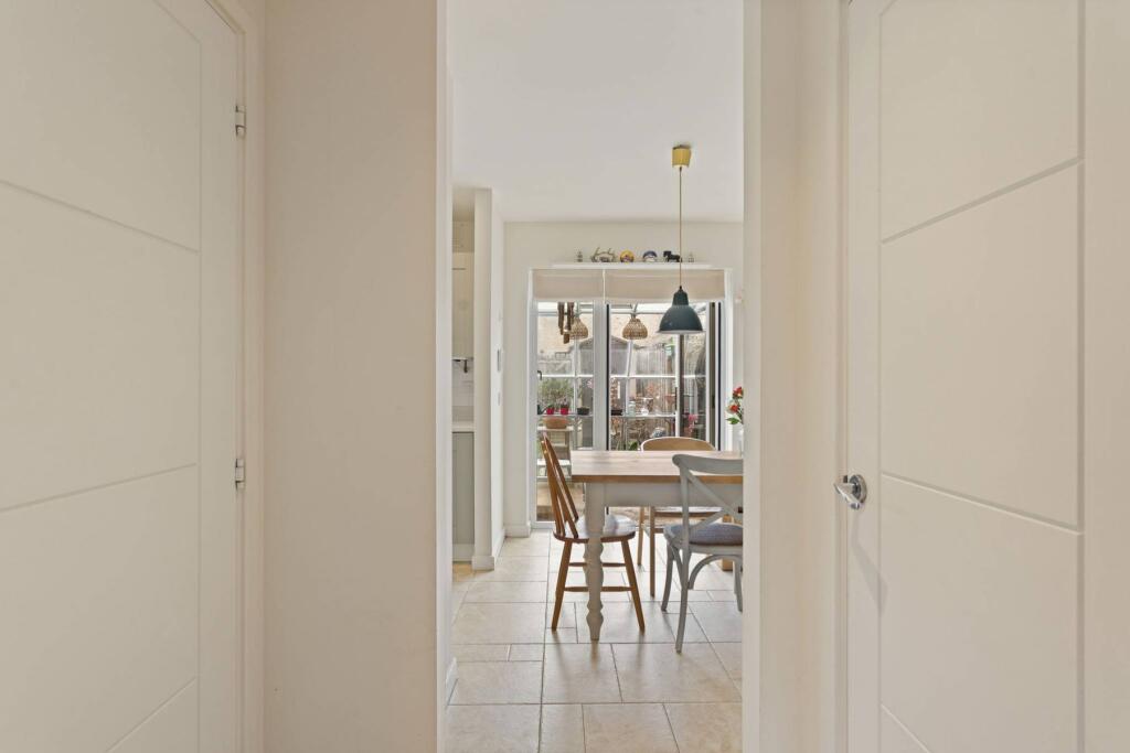 House in Edinburgh, Sighthill - View 5