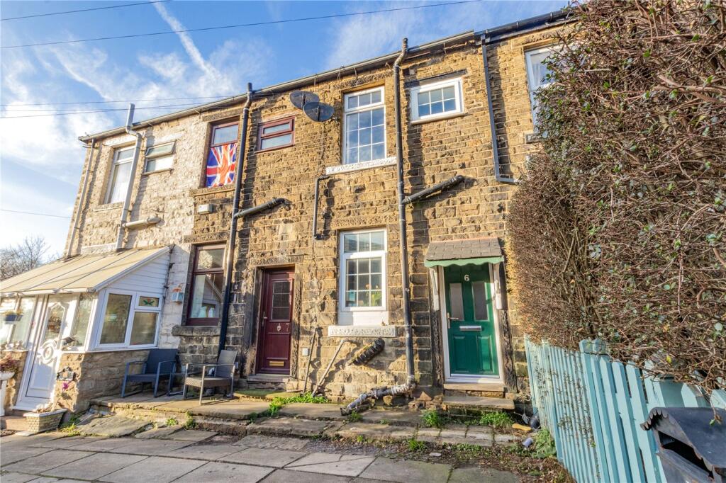 Main image of property: Bilson Square, Milnrow, Rochdale, Greater Manchester, OL16