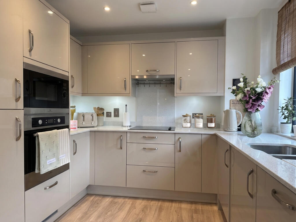Apartment in Poole - View 2