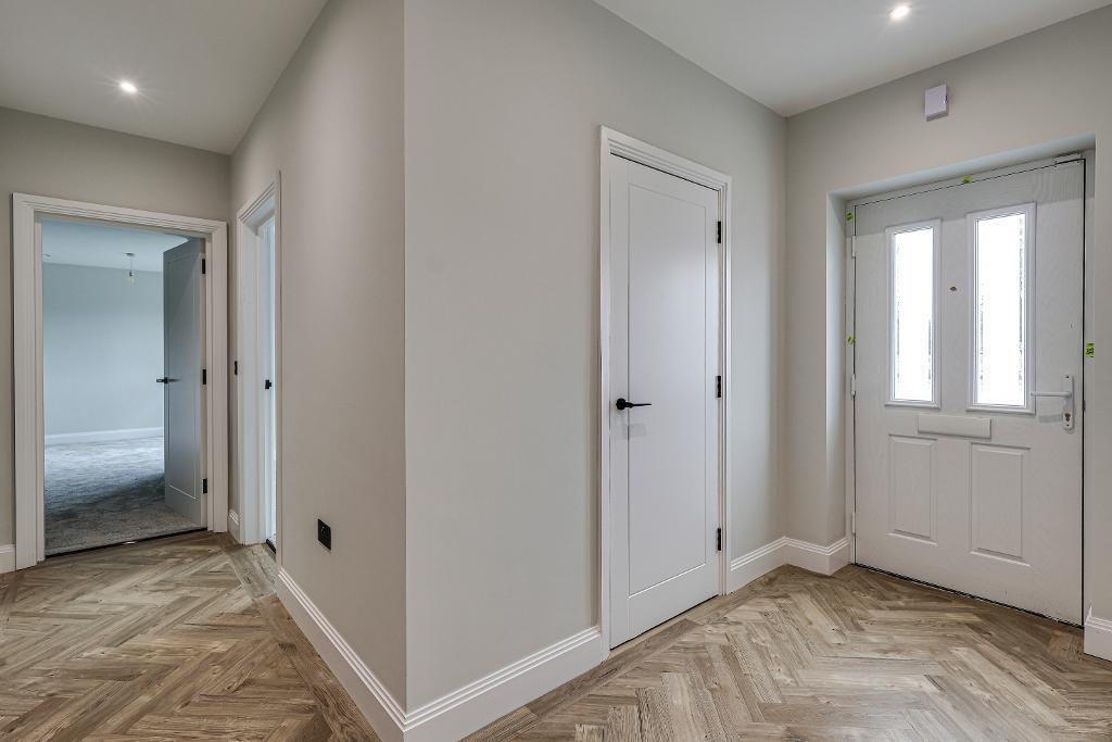 Apartment in Croydon - View 3