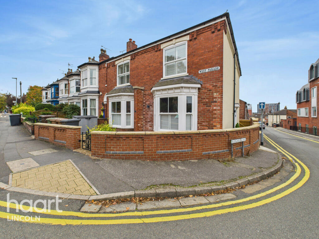 4-bed terraced on West Parade, Lincoln, £425,000