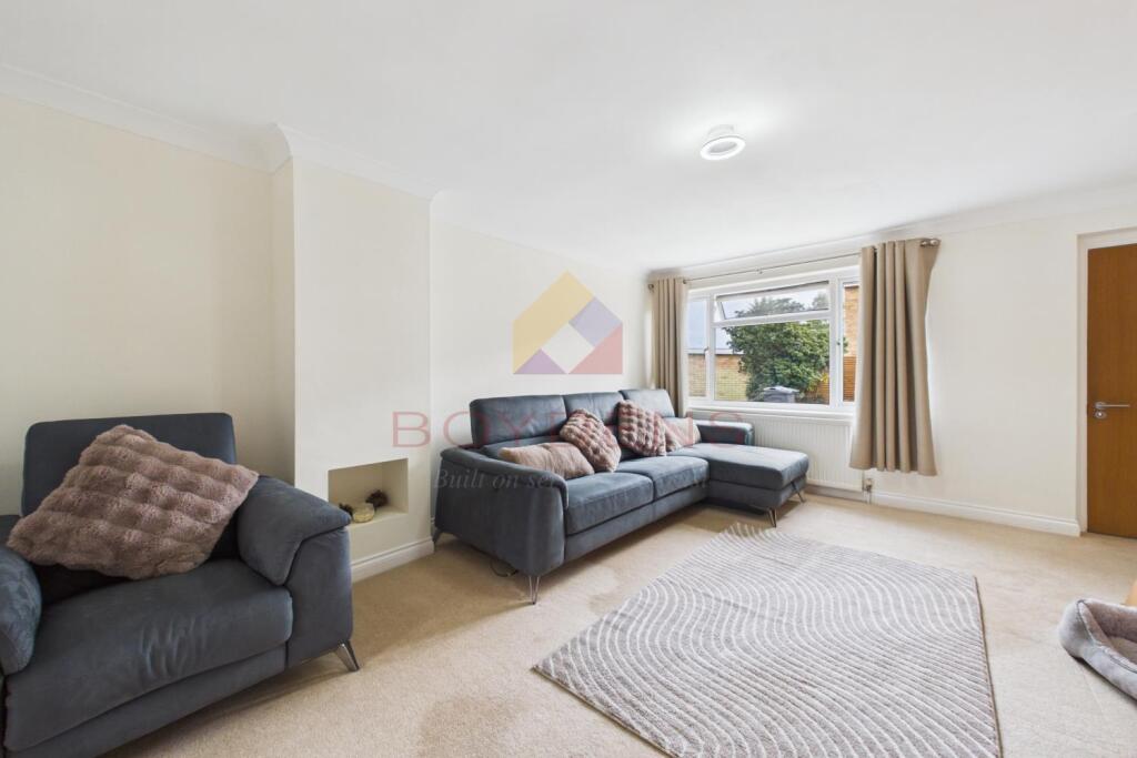 Laburnum Way, Witham photo 4