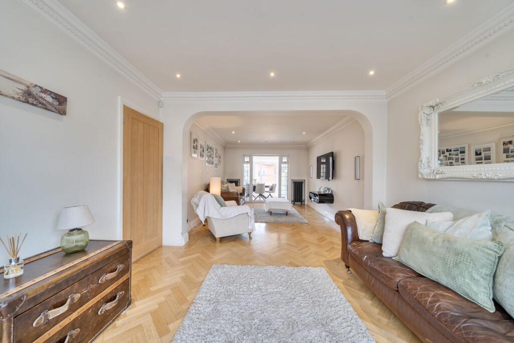 Southbourne Close, Pinner, HA5 photo 5