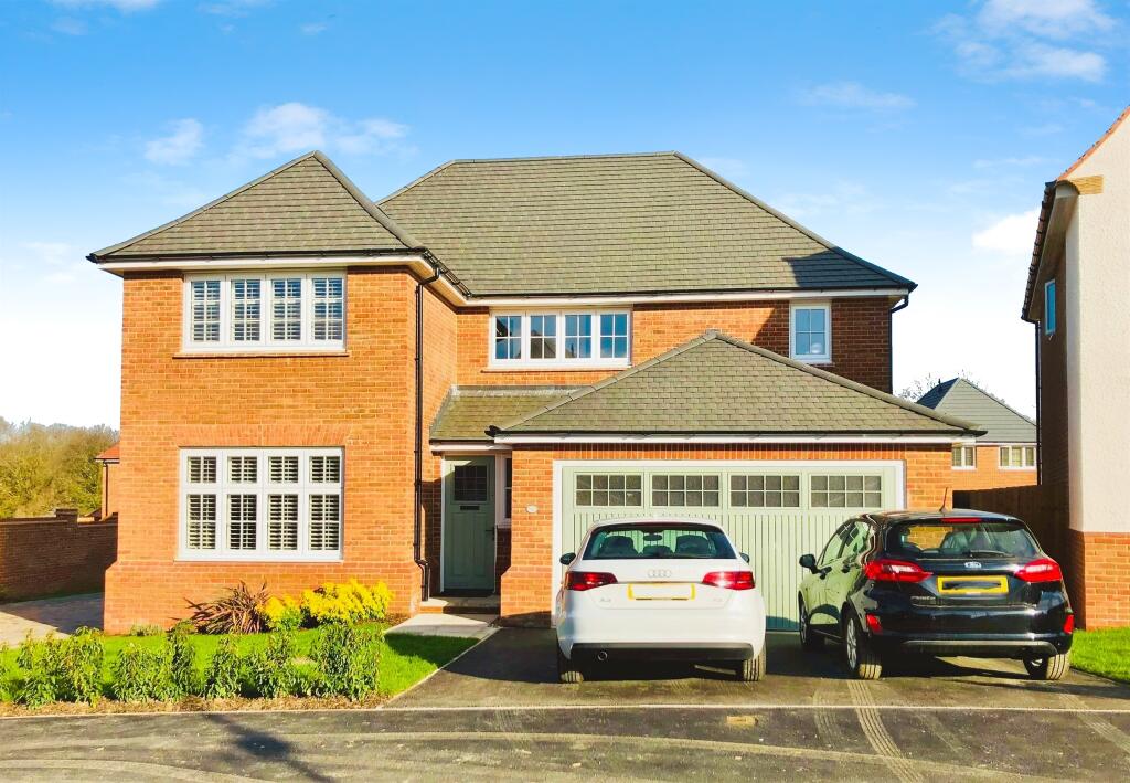 Main image of property: Pilling Way, Scissett, Huddersfield