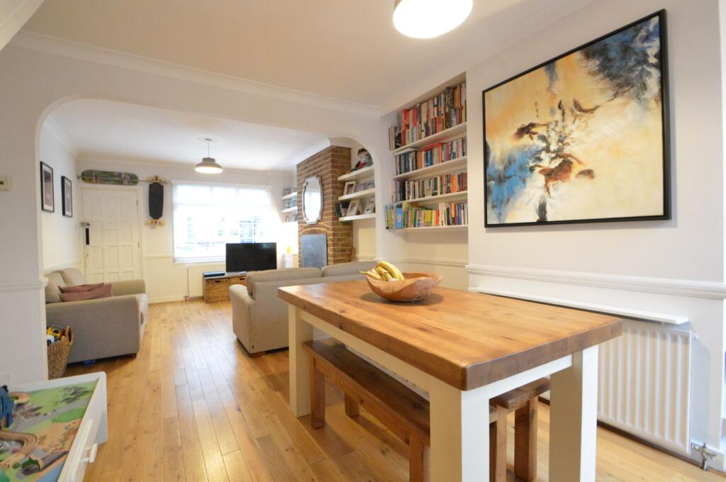 House in Walton-on-Thames, Surrey - More