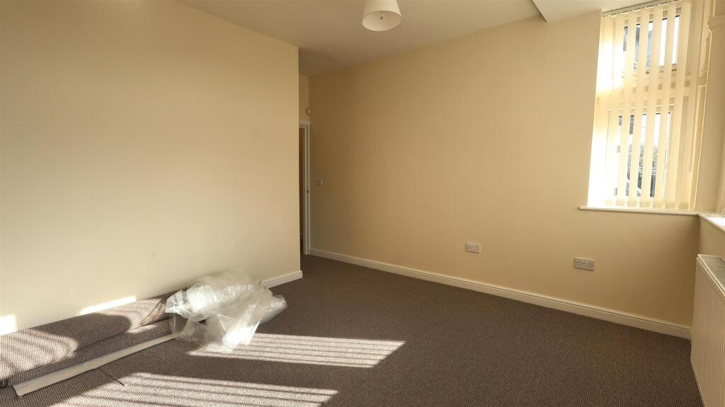 Apartment in St Helens - View 4