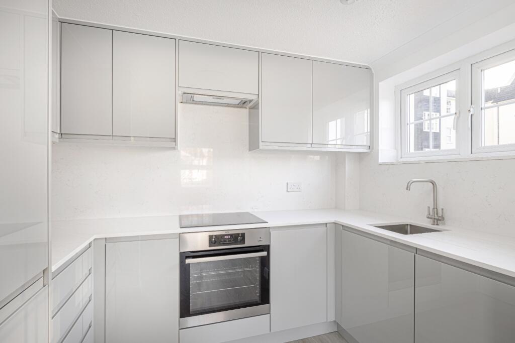 Apartment in East Hertfordshire, Bishop's Stortford - View 5