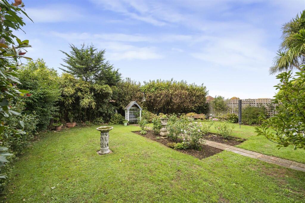 House in Brighton - View 5