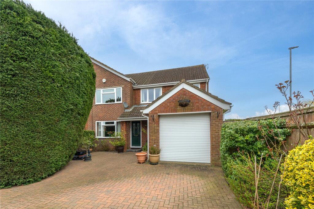 Main image of property: Ditchling Close, Luton, Bedfordshire, LU2