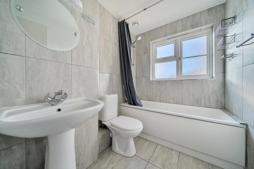 Longacre Road, Ashford, Kent, TN23 photo 4