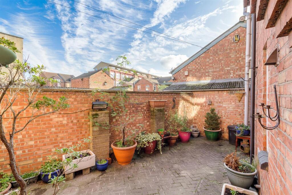 House in Northampton - View 4