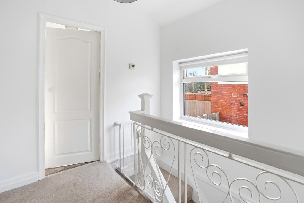 House in Leeds, Park Villas, Roundhay - More