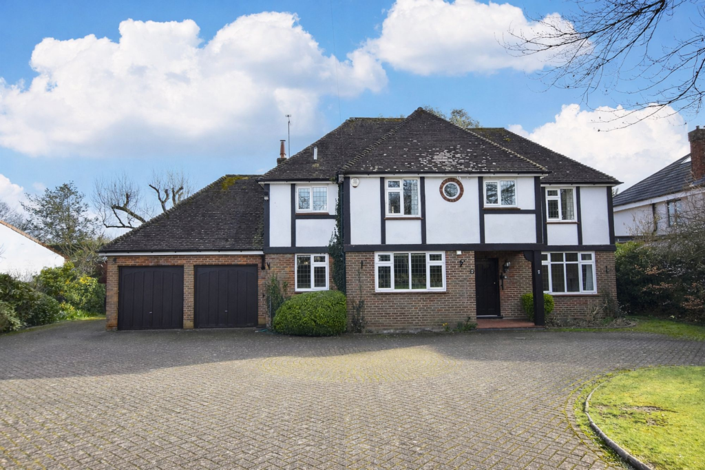Main image of property: 15 Langdale House, 15 Chipperfield Rd, Kings Langley WD4 9JB