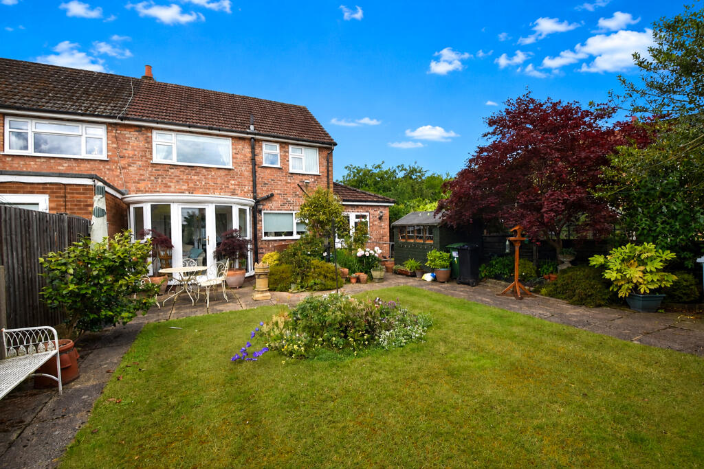Cross Knowle View, Davyhulme, M41 photo 4