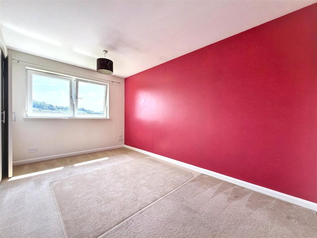 Apartment in Motherwell, South Lanarkshire - View 5