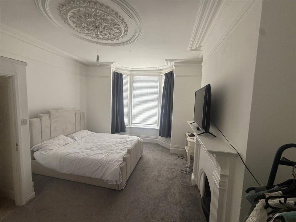 Apartment in Portsmouth - More