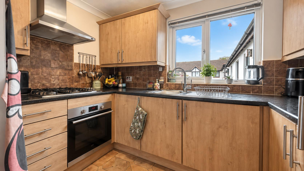 Apartment in Milton Keynes - View 3