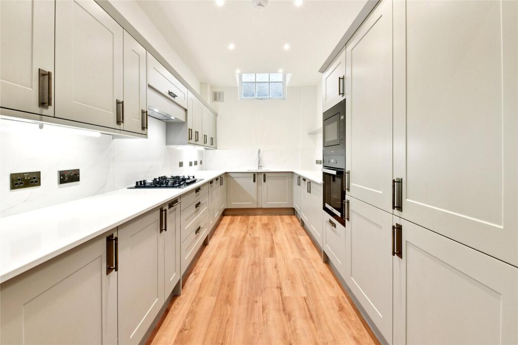 House in London, City of Westminster - View 3
