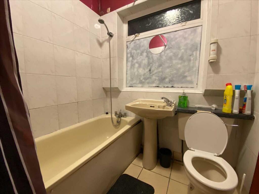 House in London - View 6