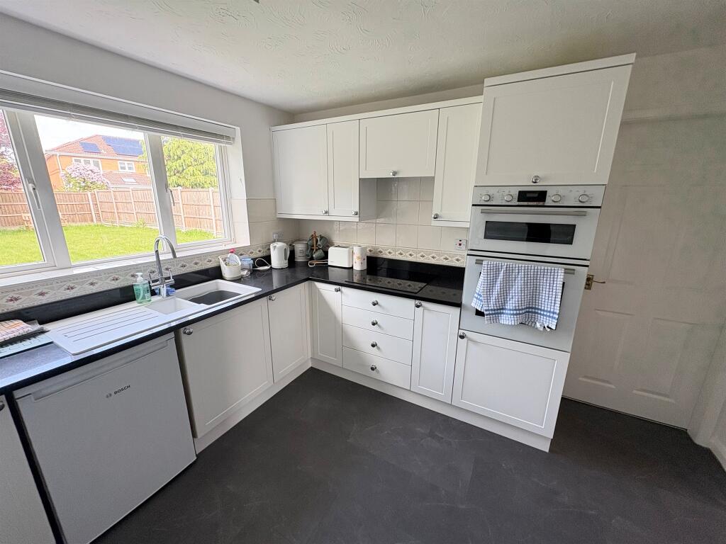Clarence Drive, Coalville - View 5