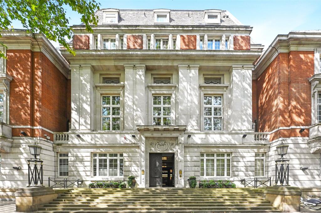 Main image of property: Rosebery Avenue, London, EC1R