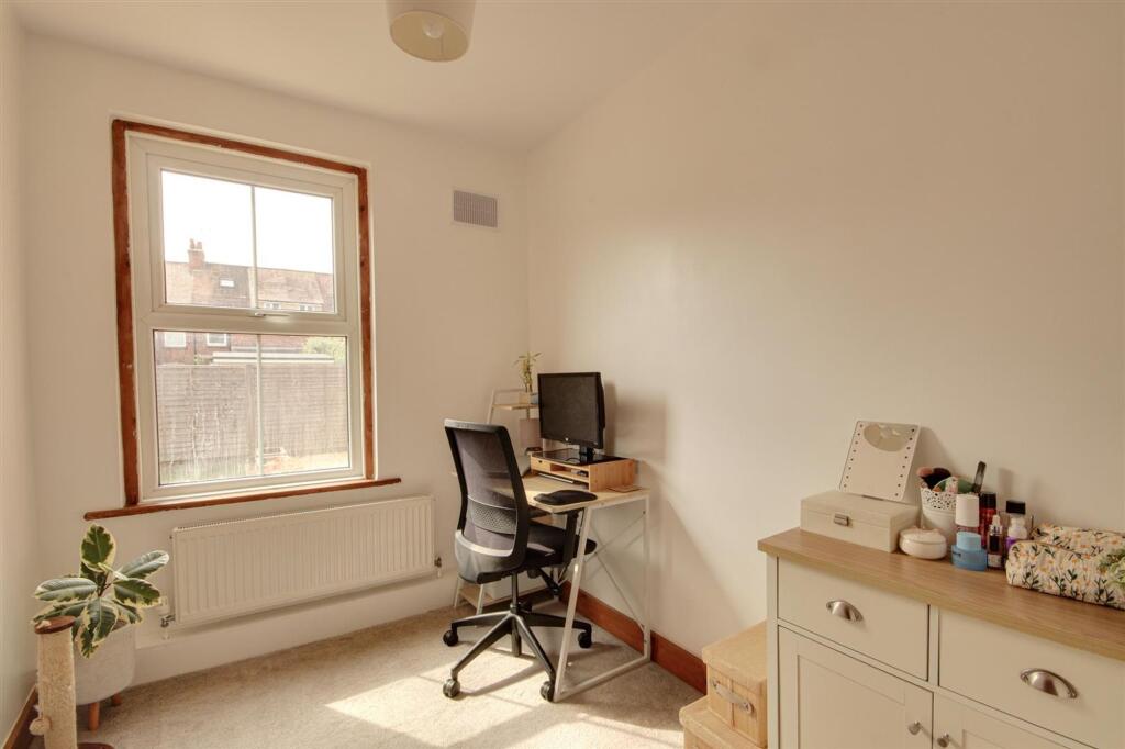Apartment in Worthing, Broadwater - More
