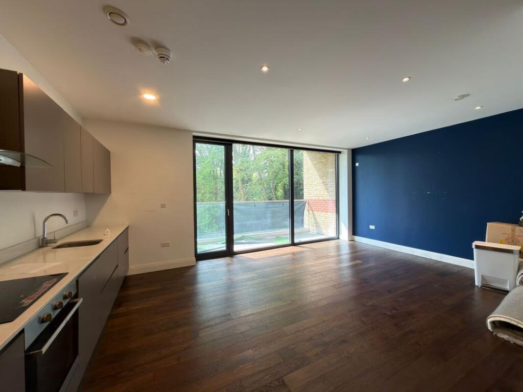 Apartment in London - View 5