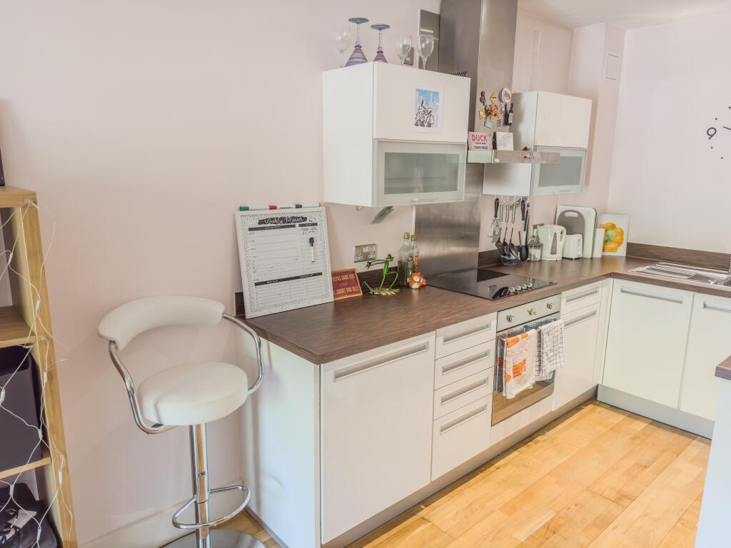 Apartment in Wakefield - More