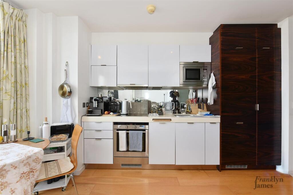 Ontario Tower, Fairmont Avenue photo 4