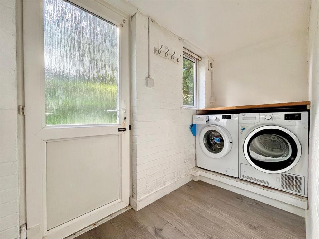 Apartment in Sevenoaks - View 4