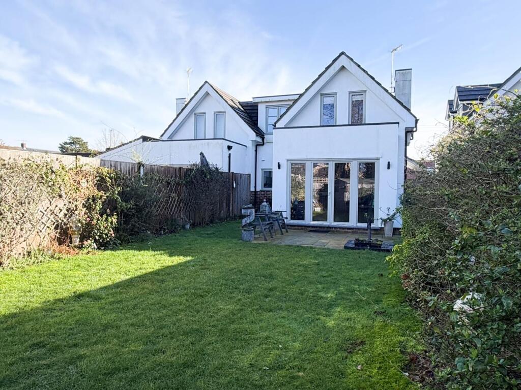 3-bed semi-detached on Leeway Avenue, Great Shelford, Cambridge, £650,000