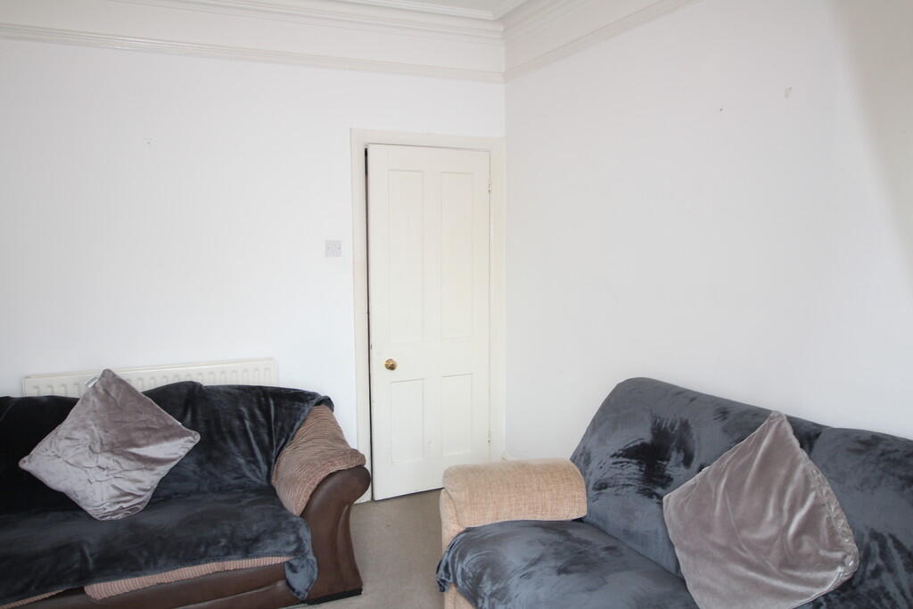 House in South Kesteven, Grantham - View 3