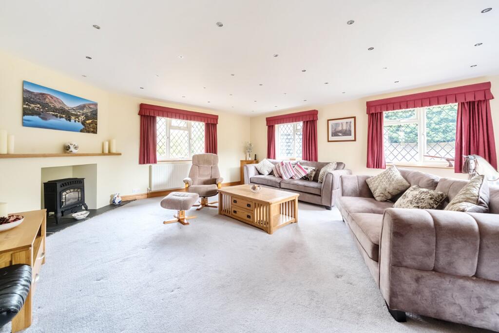 Hookley Lane, Elstead, Godalming, Surrey, GU8 photo 3
