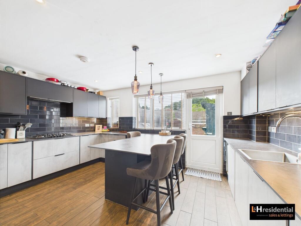 Tallis Way, Borehamwood, WD6 photo 2