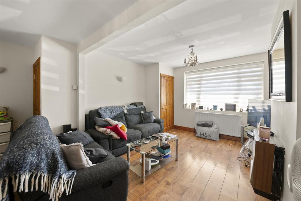 House in Southall - View 4