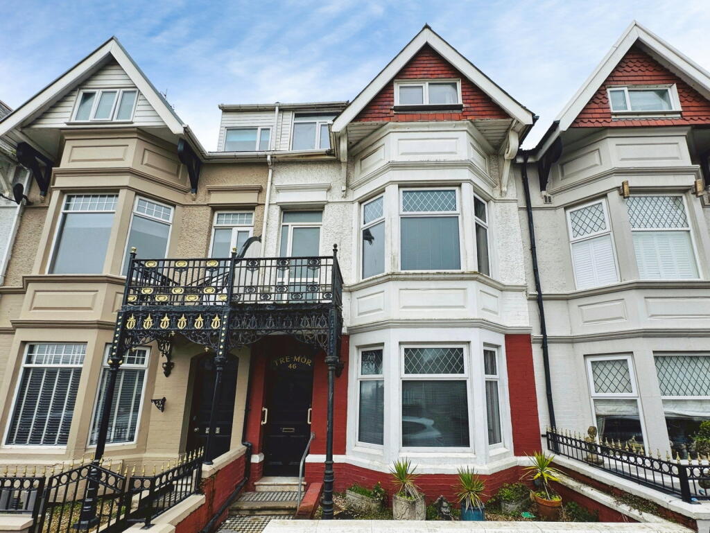 Main image of property: Esplanade Avenue, Porthcawl, Mid Glamorgan, CF36 3YU
