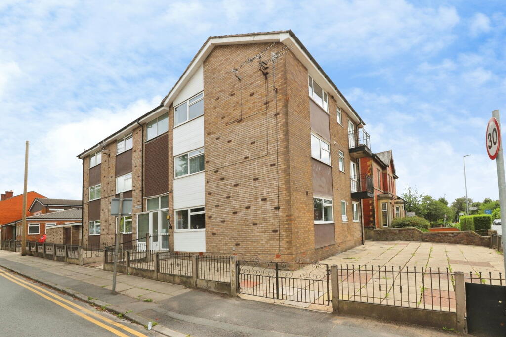 Main image of property: Mosley Avenue, Bury, BL9 6PQ