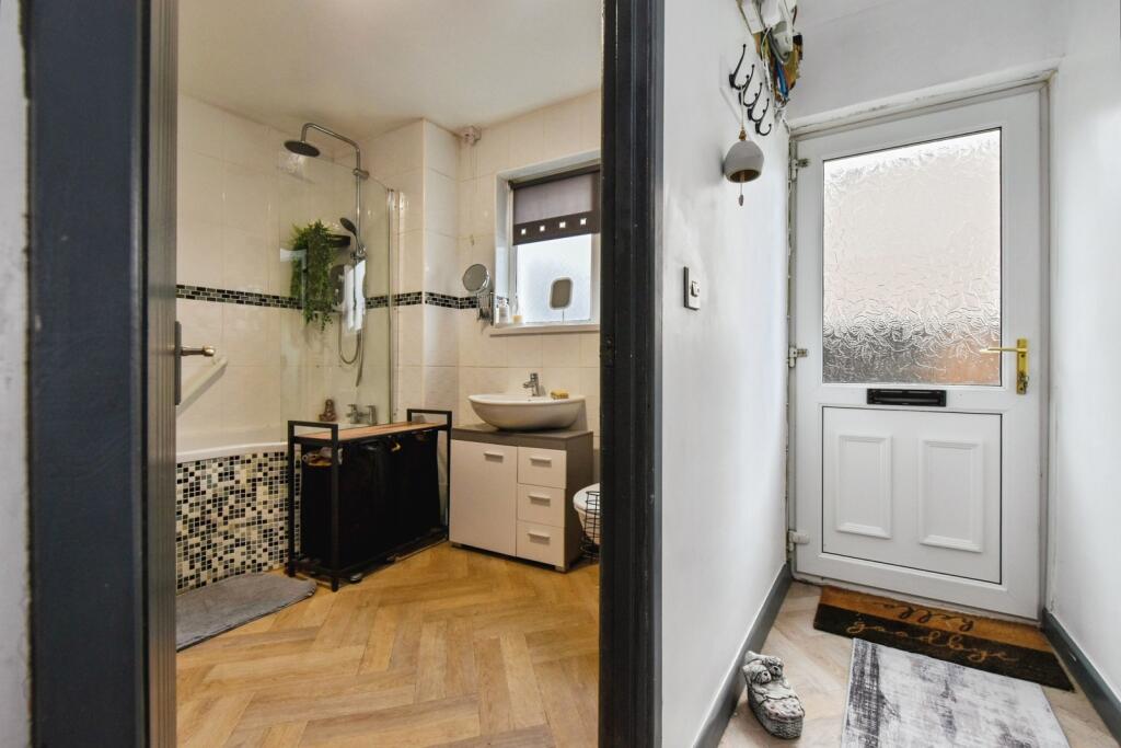 House in Swansea, Llansamlet - More