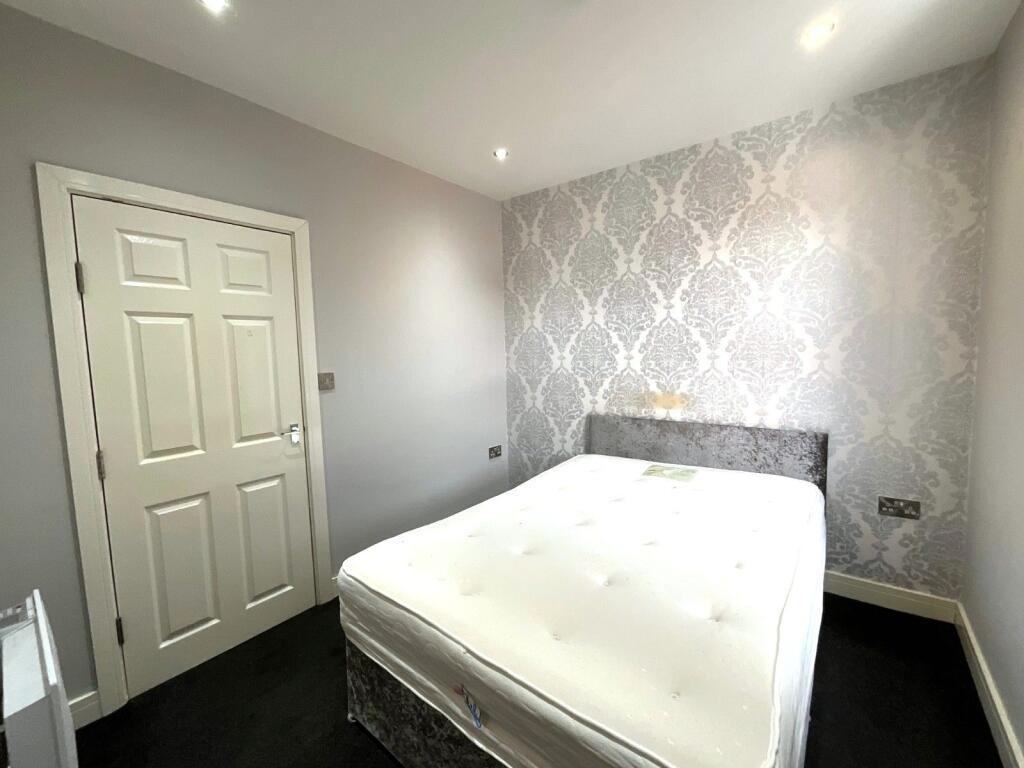 Apartment in Doncaster - View 3