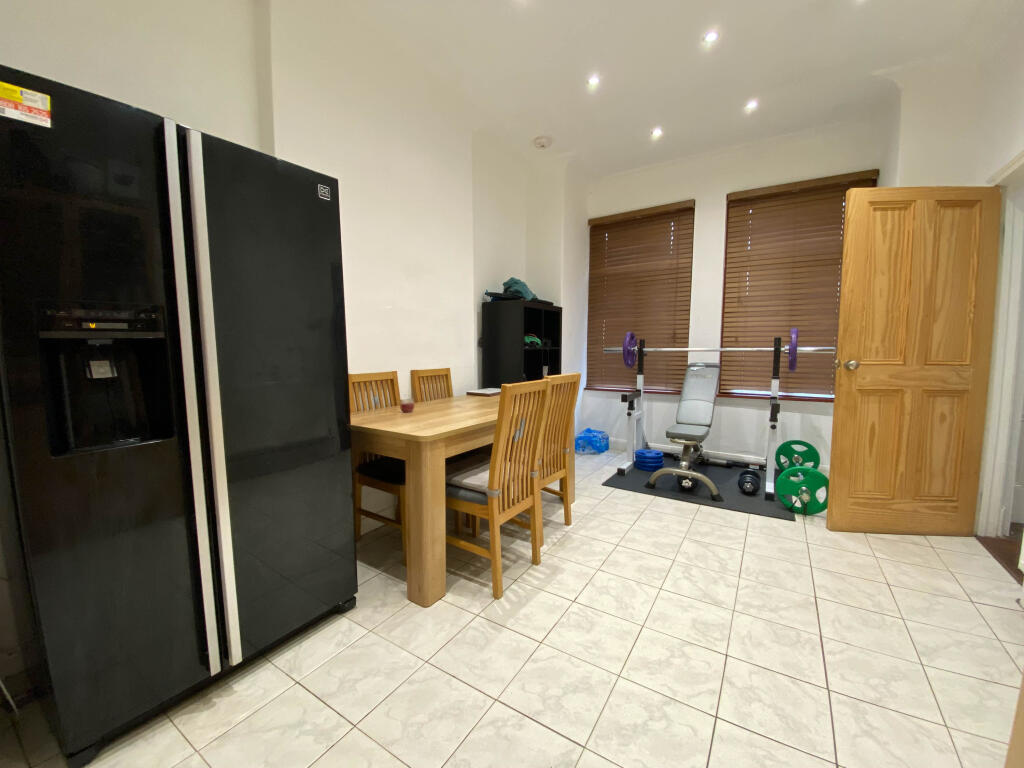 House in Cardiff - View 4