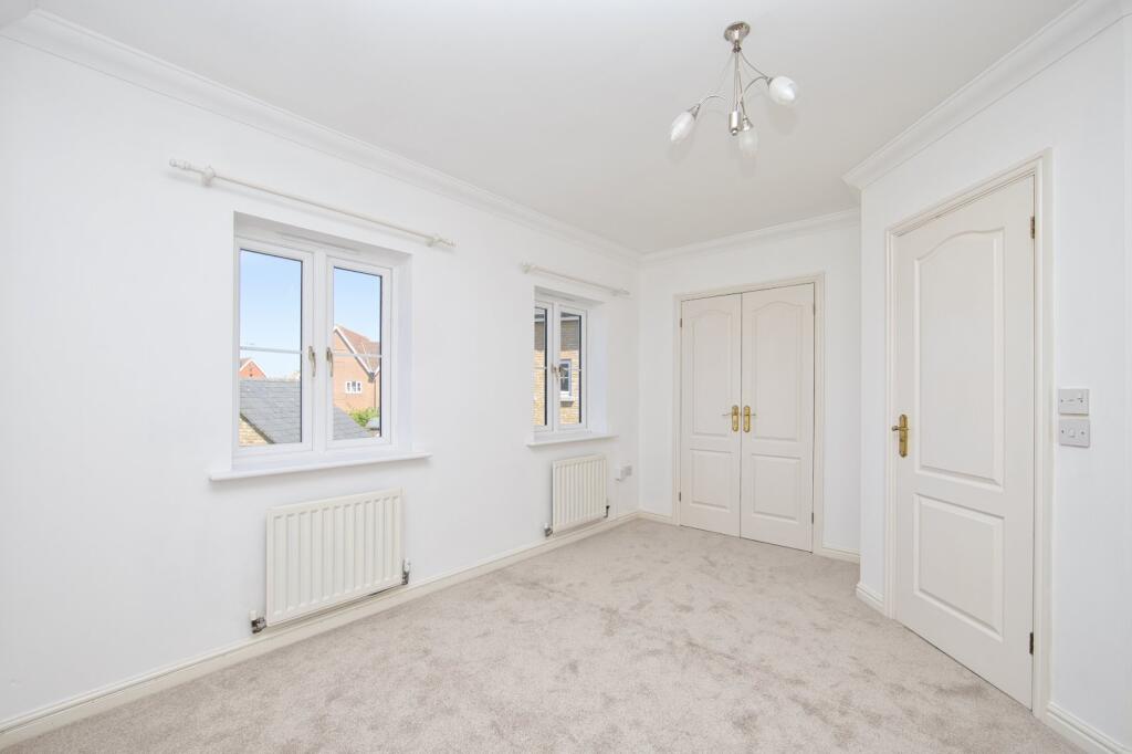 House in Canterbury, Stuppington, Martyrs Field - More